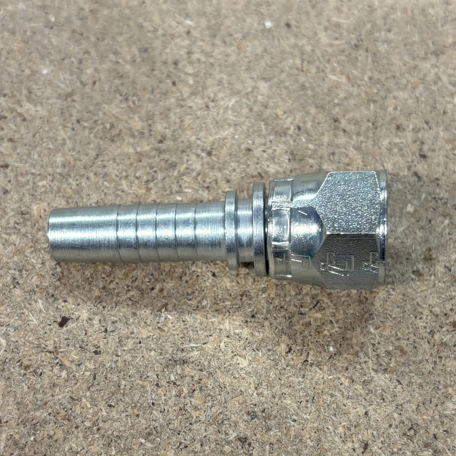 INSERT 1/2 JIC FEM X 1/4