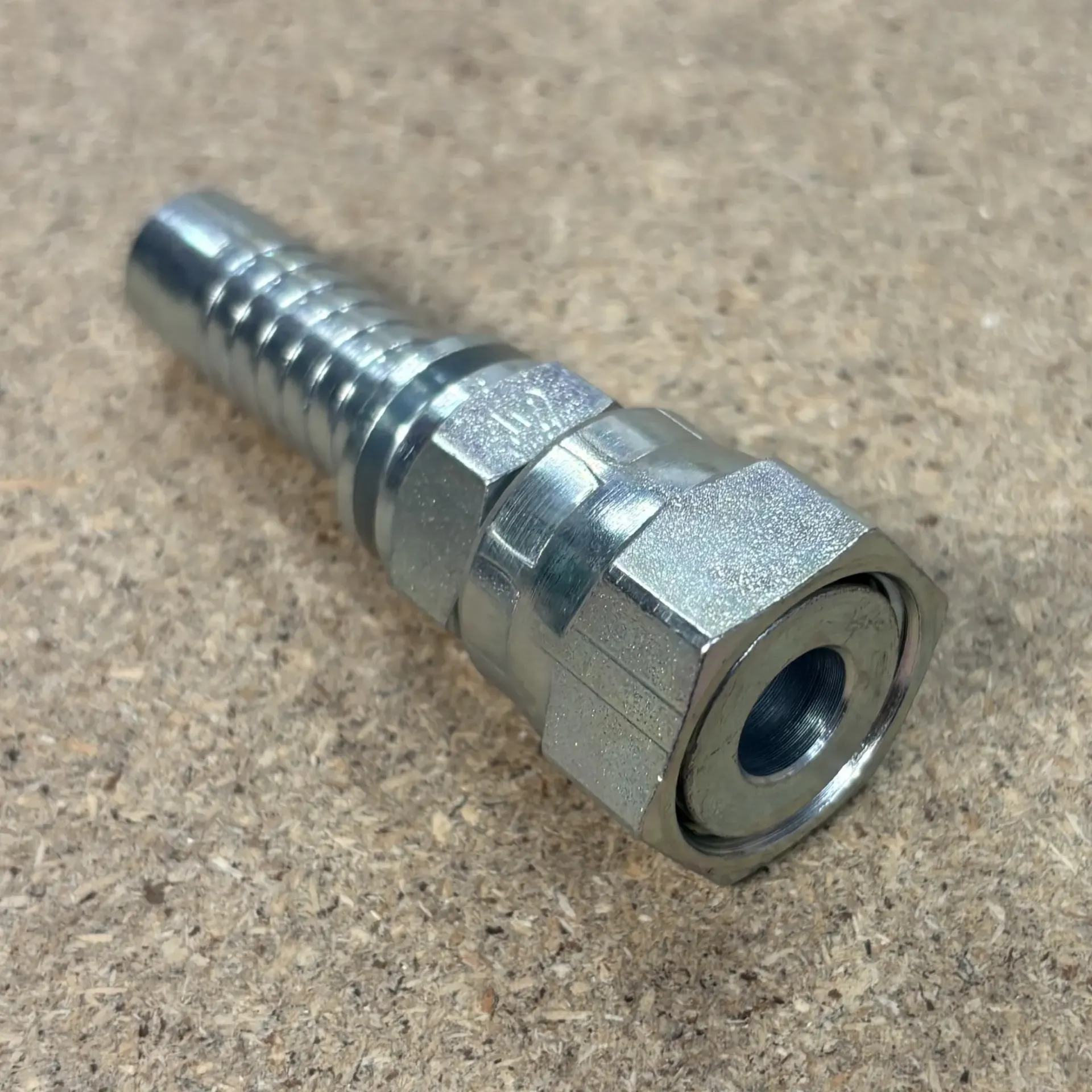 INSERT 5/8 (1" THREAD) ORF FEM X 5/8 TAIL