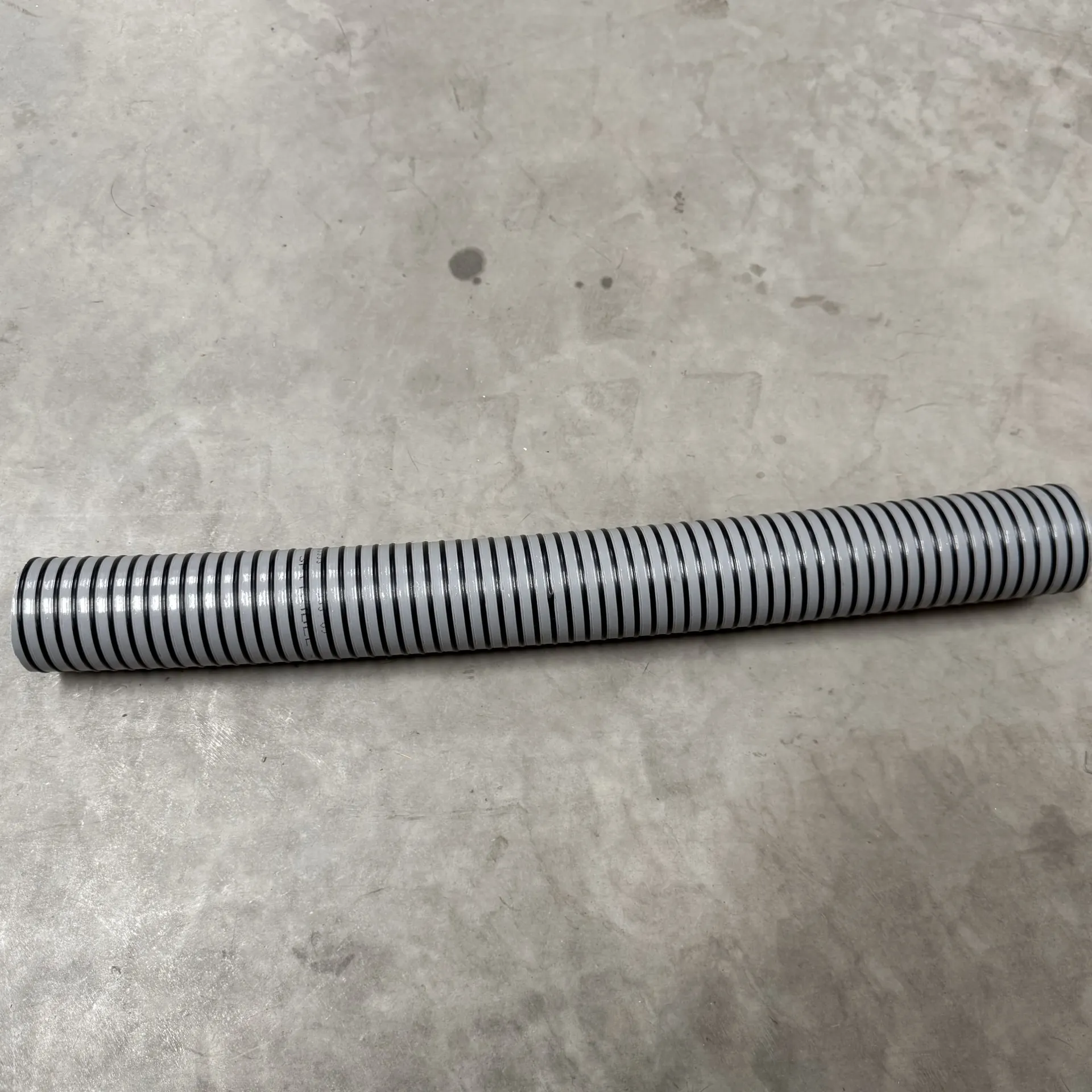 BLACK & GREY SUPER ELASTIC MEDIUM SUCTION DELIVERY HOSE 4" SKADIFLEX